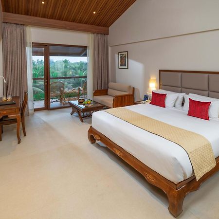 Uday Suites - The Airport Hotel Thiruvananthapuram Zewnętrze zdjęcie