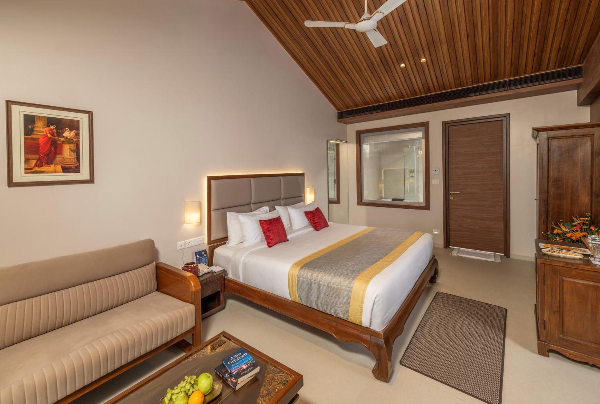 Uday Suites - The Airport Hotel Thiruvananthapuram Zewnętrze zdjęcie