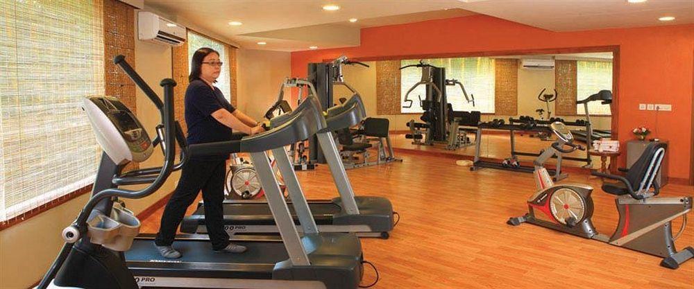 Uday Suites - The Airport Hotel Thiruvananthapuram Zewnętrze zdjęcie