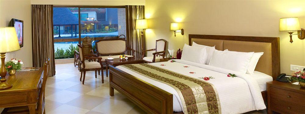 Uday Suites - The Airport Hotel Thiruvananthapuram Zewnętrze zdjęcie