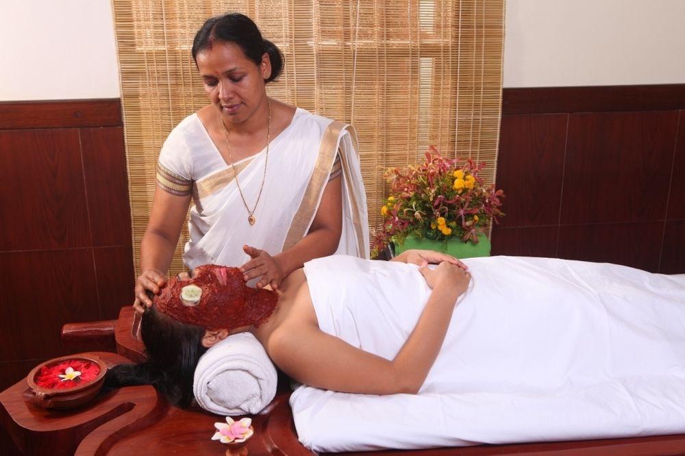 Uday Suites - The Airport Hotel Thiruvananthapuram Zewnętrze zdjęcie