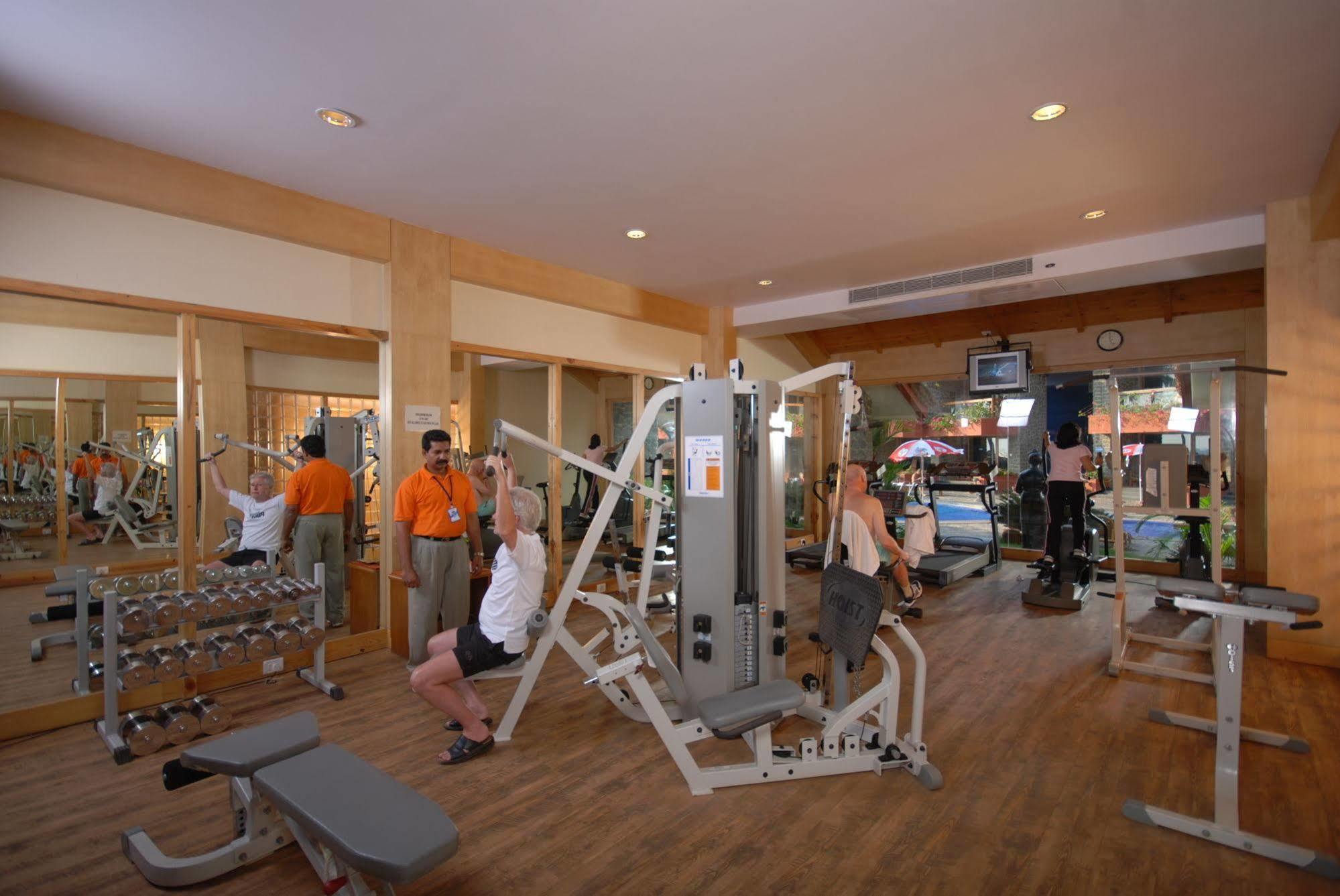 Uday Suites - The Airport Hotel Thiruvananthapuram Zewnętrze zdjęcie