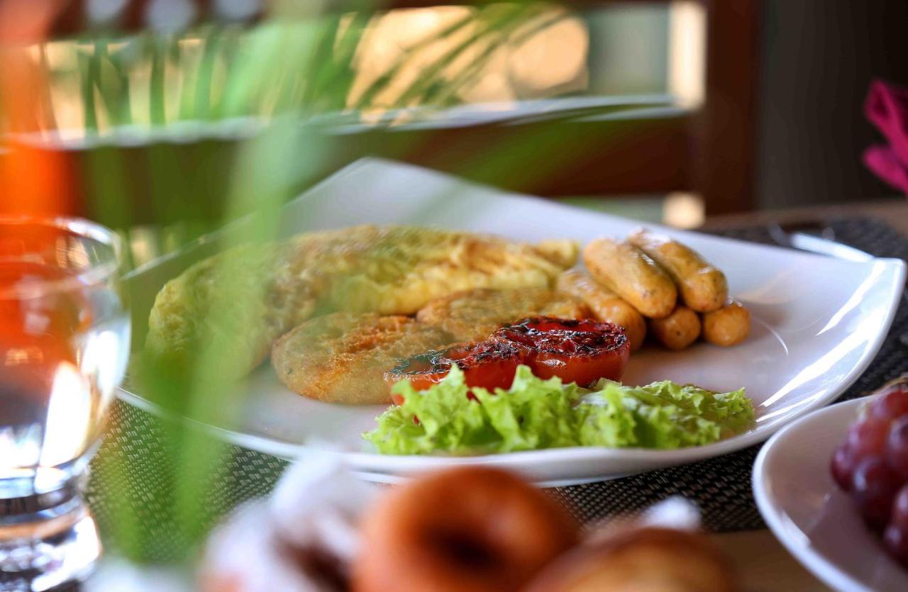 Uday Suites - The Airport Hotel Thiruvananthapuram Zewnętrze zdjęcie
