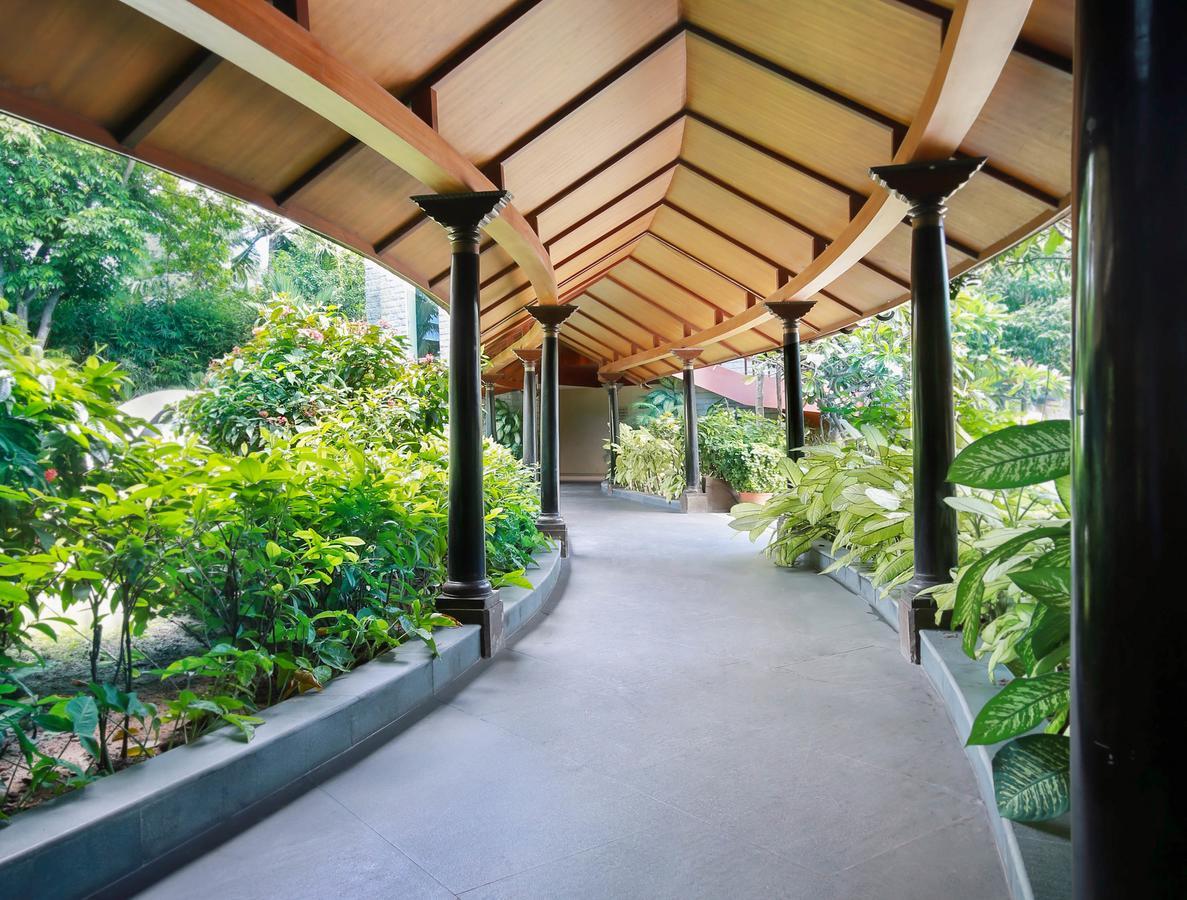 Uday Suites - The Airport Hotel Thiruvananthapuram Zewnętrze zdjęcie