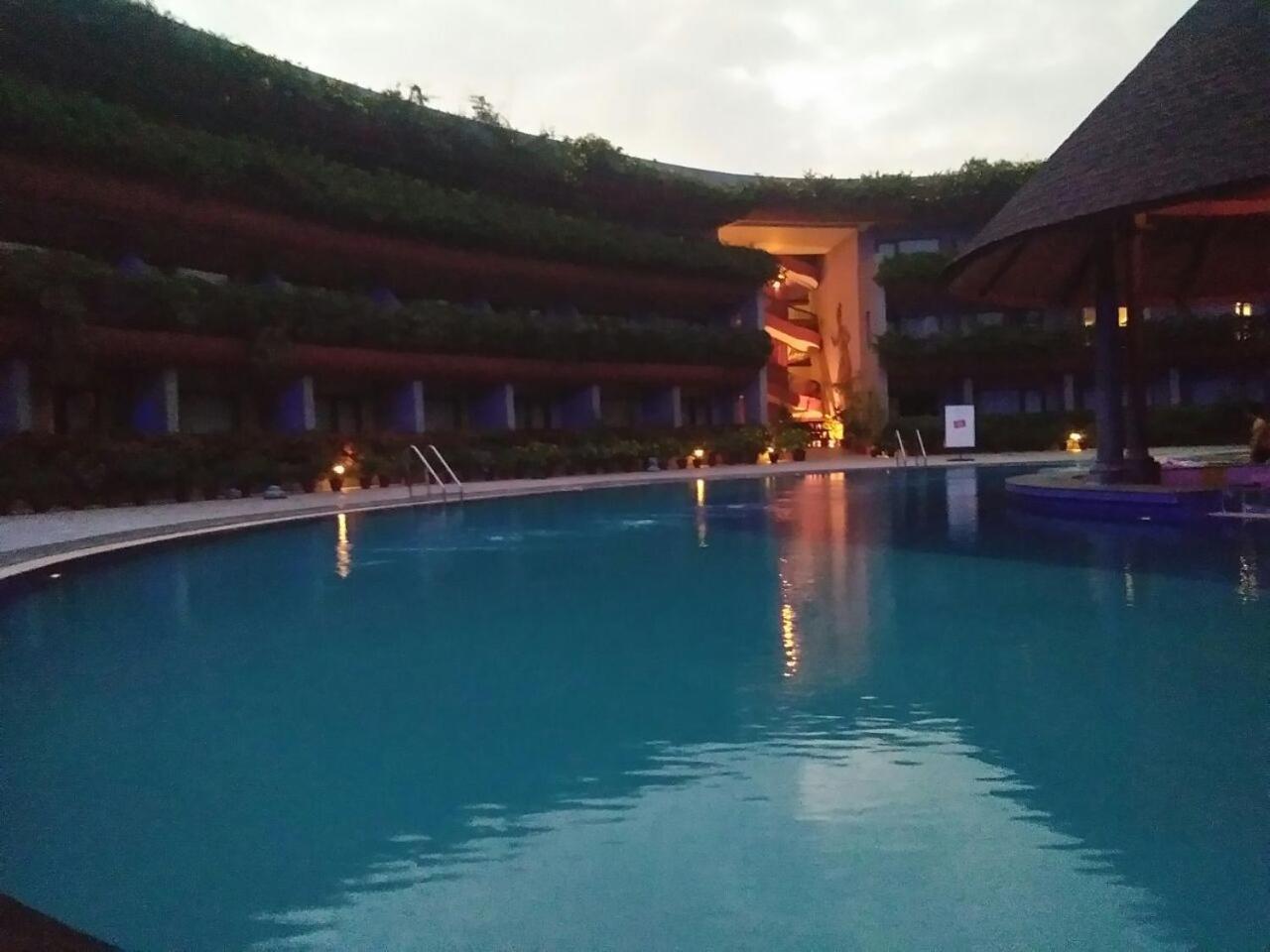 Uday Suites - The Airport Hotel Thiruvananthapuram Zewnętrze zdjęcie